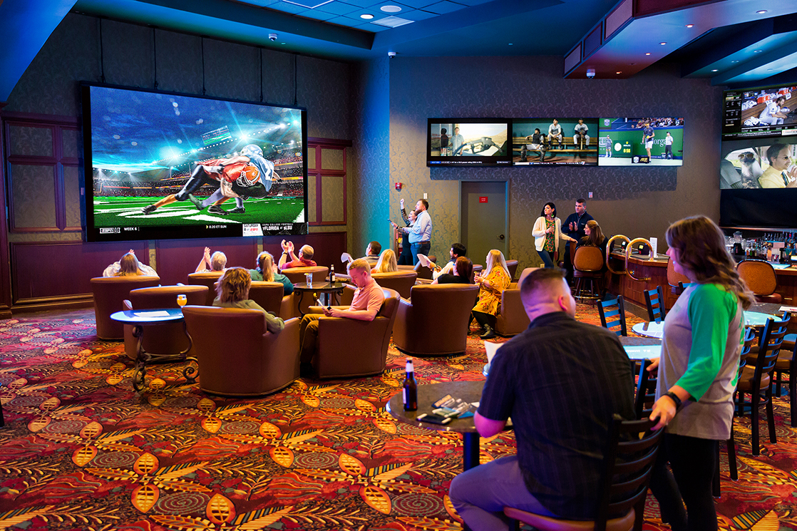 20191010_FLR_SportsBook-1.jpg
