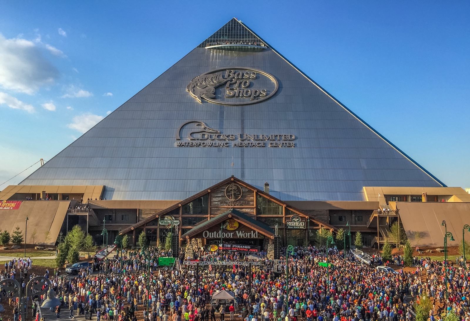 Where Is The Pyramid Bass Pro Shop Located at Luis Burns blog