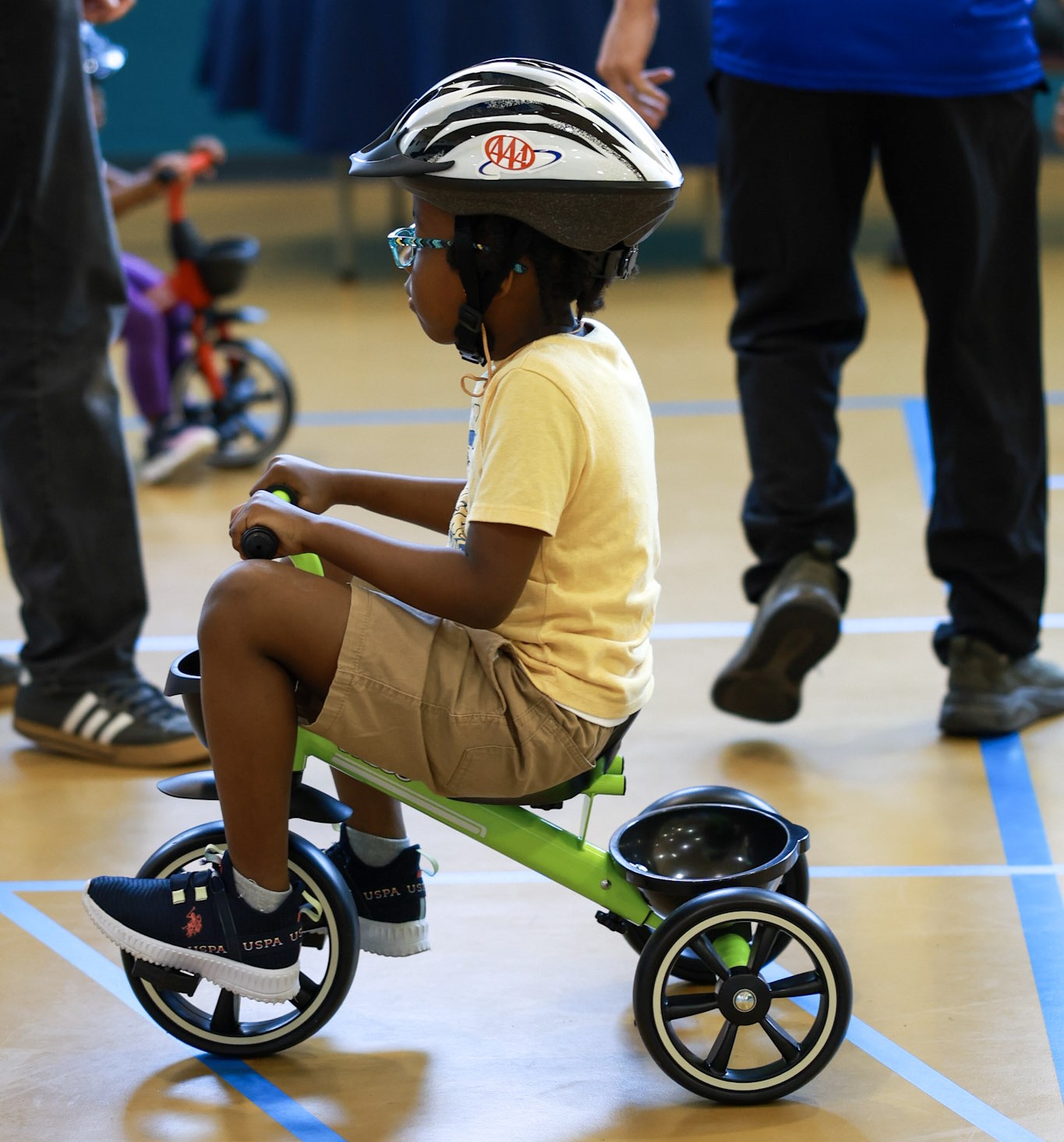 boywtricyclehelmet.jpg